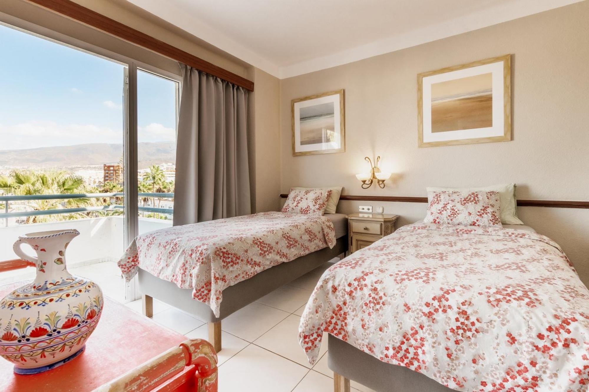 Club Atlantis Aparthotel Ocean View Costa Adeje  Exterior photo