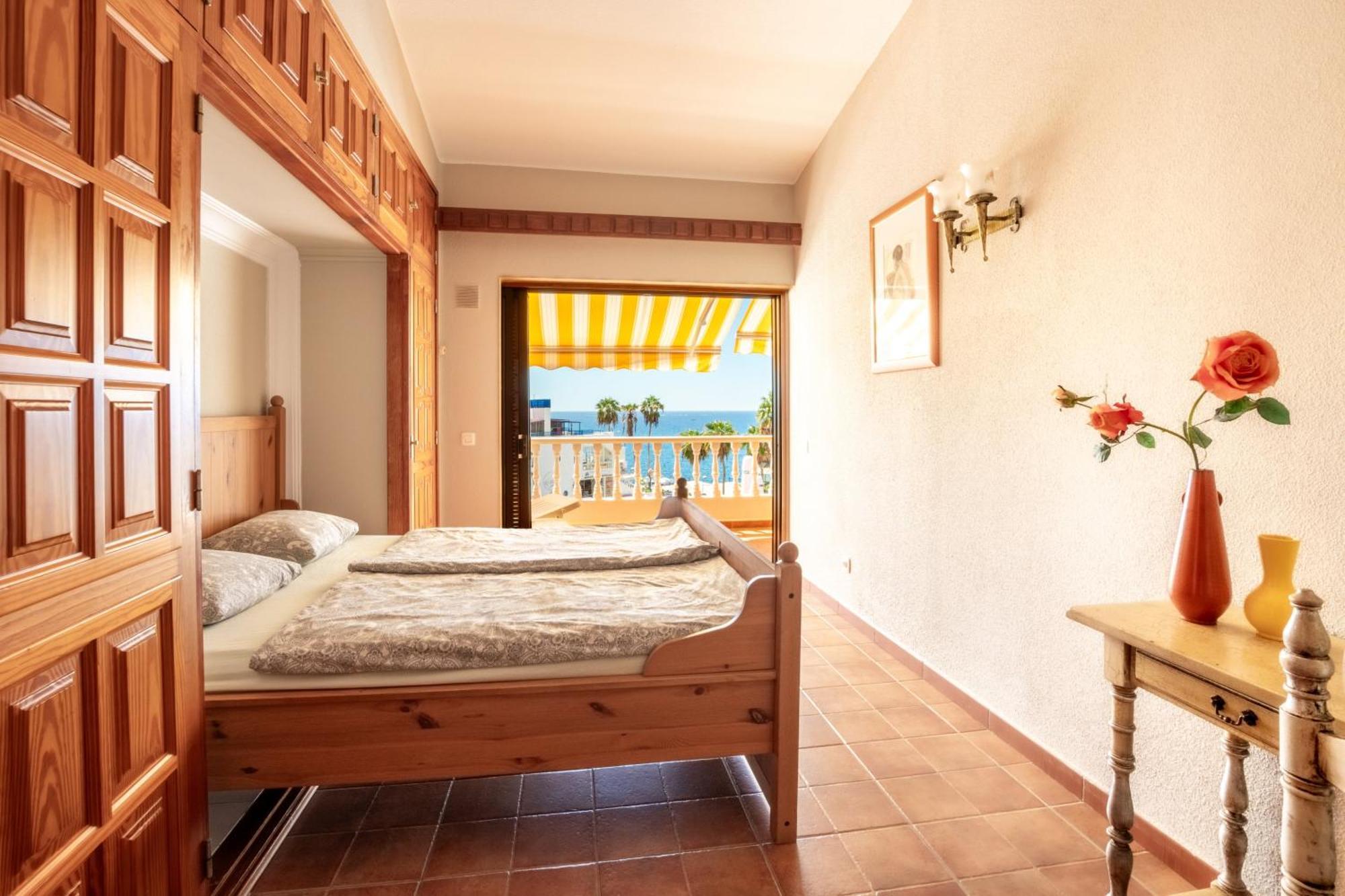Club Atlantis Aparthotel Ocean View Costa Adeje  Exterior photo