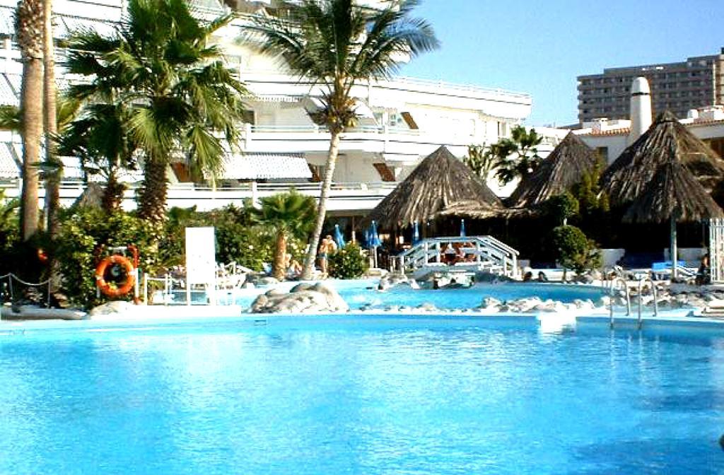 Club Atlantis Aparthotel Ocean View Costa Adeje  Exterior photo