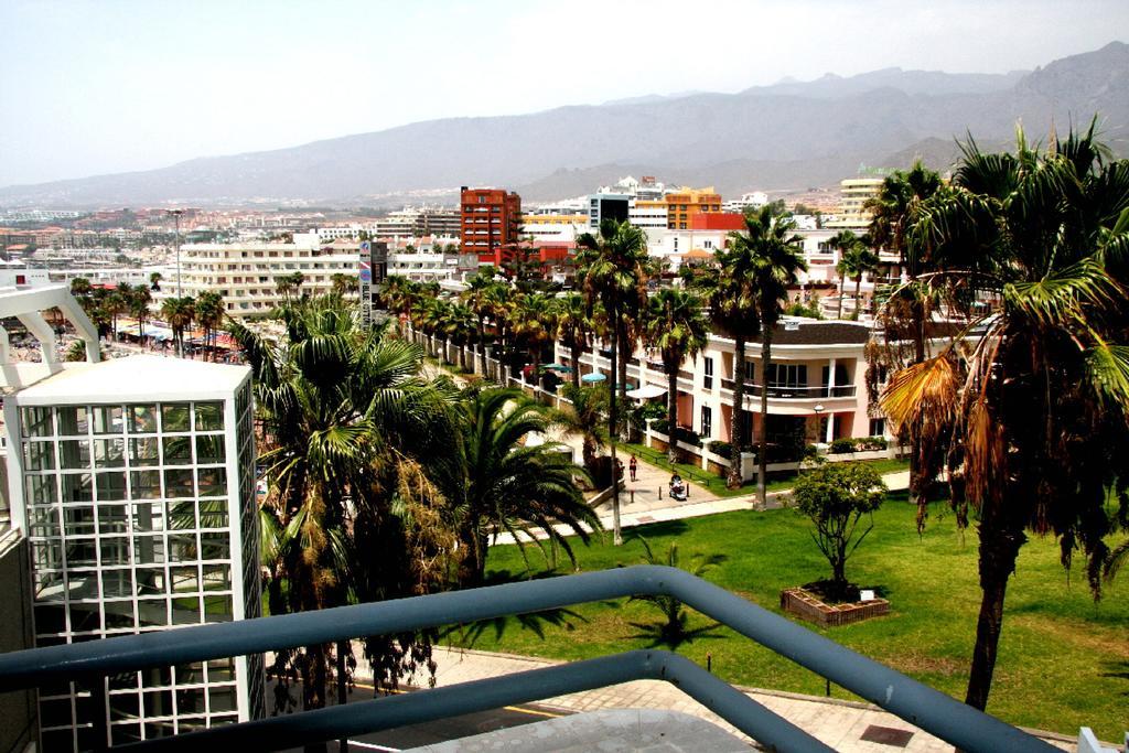 Club Atlantis Aparthotel Ocean View Costa Adeje  Exterior photo