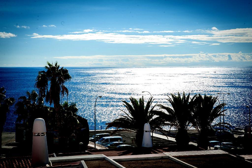 Club Atlantis Aparthotel Ocean View Costa Adeje  Exterior photo