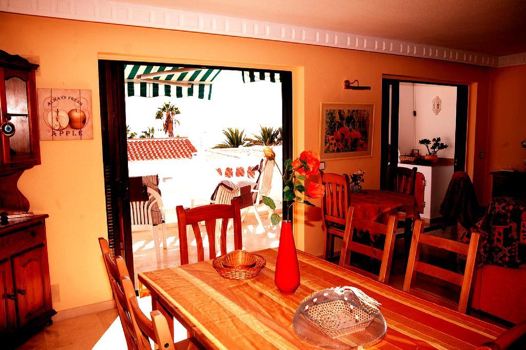 Club Atlantis Aparthotel Ocean View Costa Adeje  Exterior photo